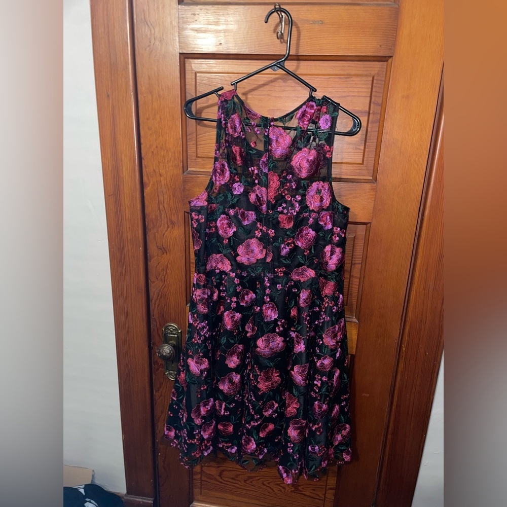 Tahari Arthur S. Levine Floral Formal Dress *make offers* - Picture 4 of 12